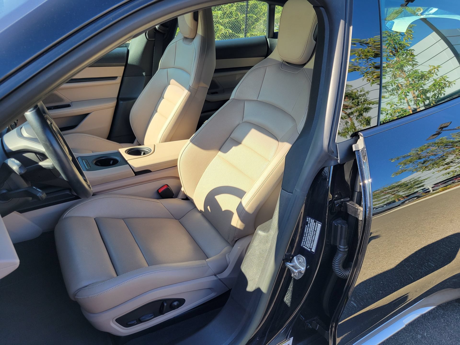 Certified 2022 Porsche Taycan 4 Cross Turismo AWD/4WD image 5