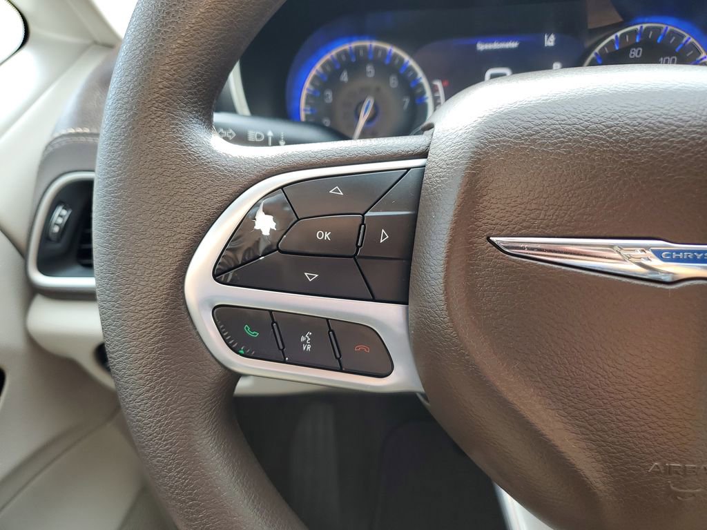 Used 2021 Chrysler Pacifica Touring image 20