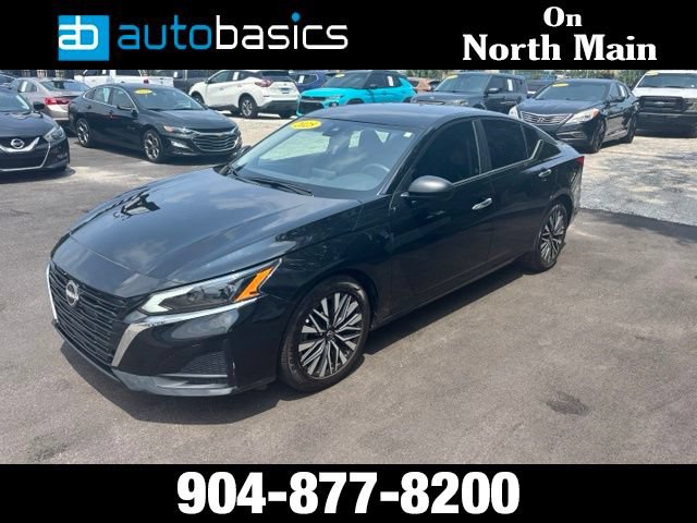 Used 2025 Nissan Altima 2.5 SV FWD image 1