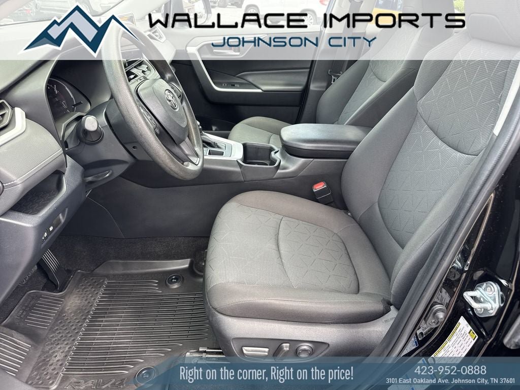 Used 2023 Toyota RAV4 XLE AWD/4WD image 14