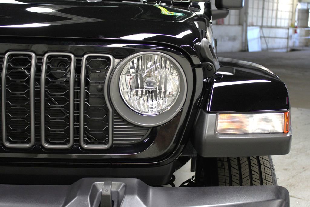 New 2026 Jeep Gladiator Sport image 32