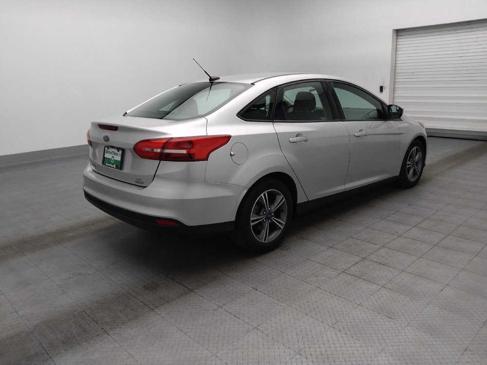 Used 2018 Ford Focus SE w/ SE Appearance Package FWD image 10