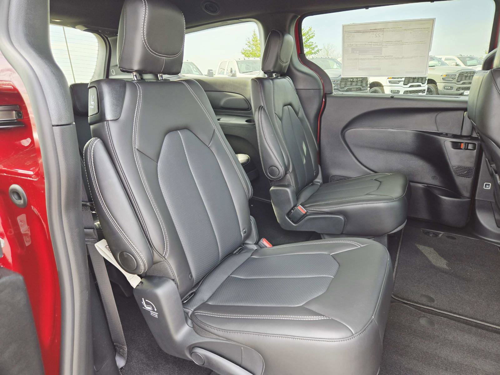 New 2026 Chrysler Pacifica Select image 16