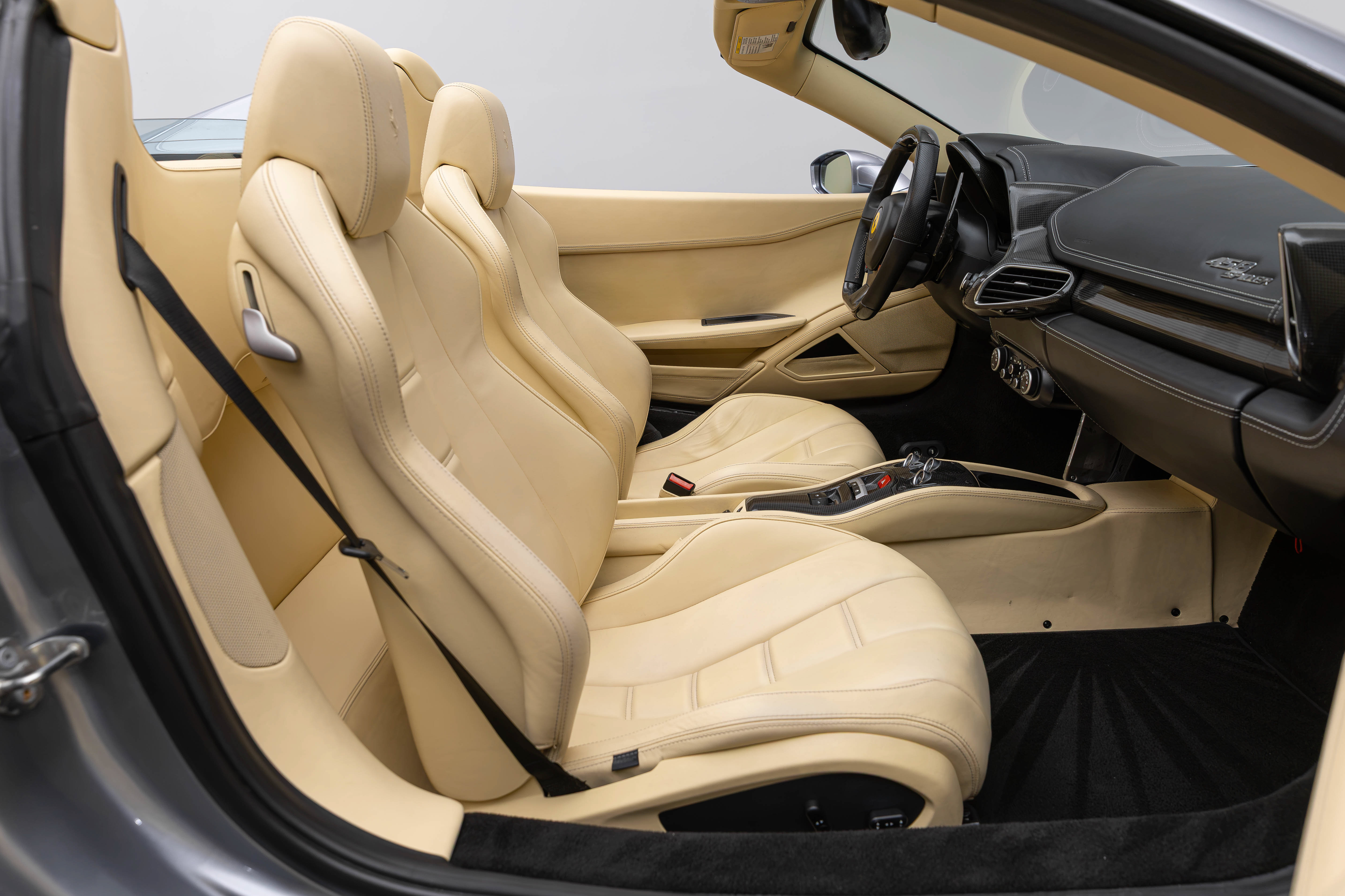 Certified 2013 Ferrari 458 Spider RWD image 58
