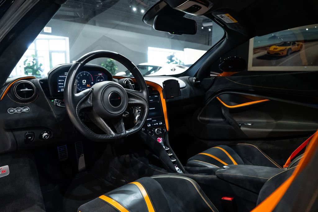 Used 2018 McLaren 720S RWD image 19