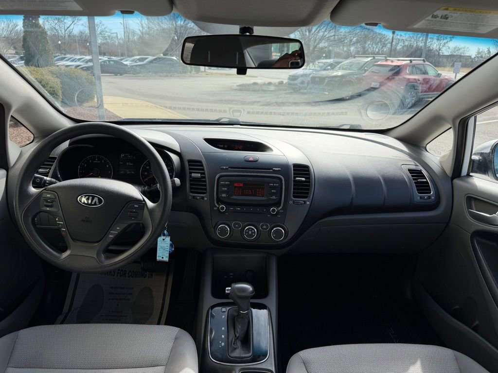 Used 2017 Kia Forte LX image 19