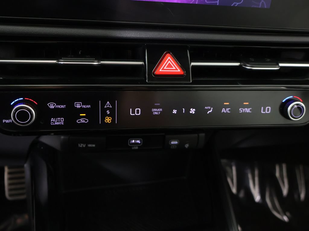 Used 2023 Kia Niro EX Touring FWD image 51