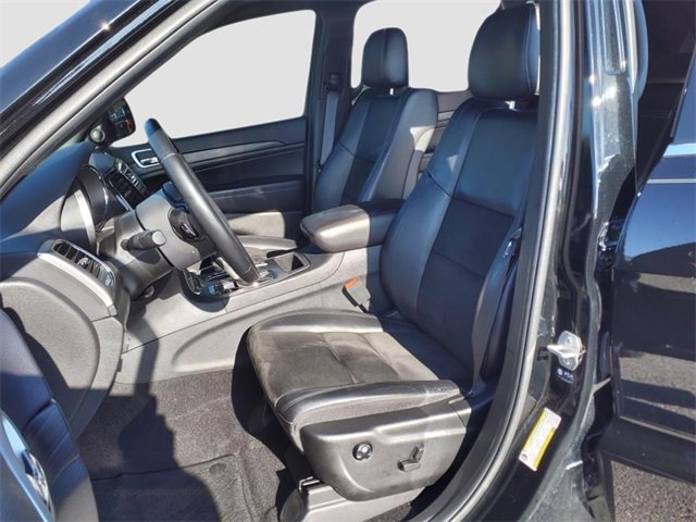 Used 2021 Jeep Grand Cherokee Laredo X image 12