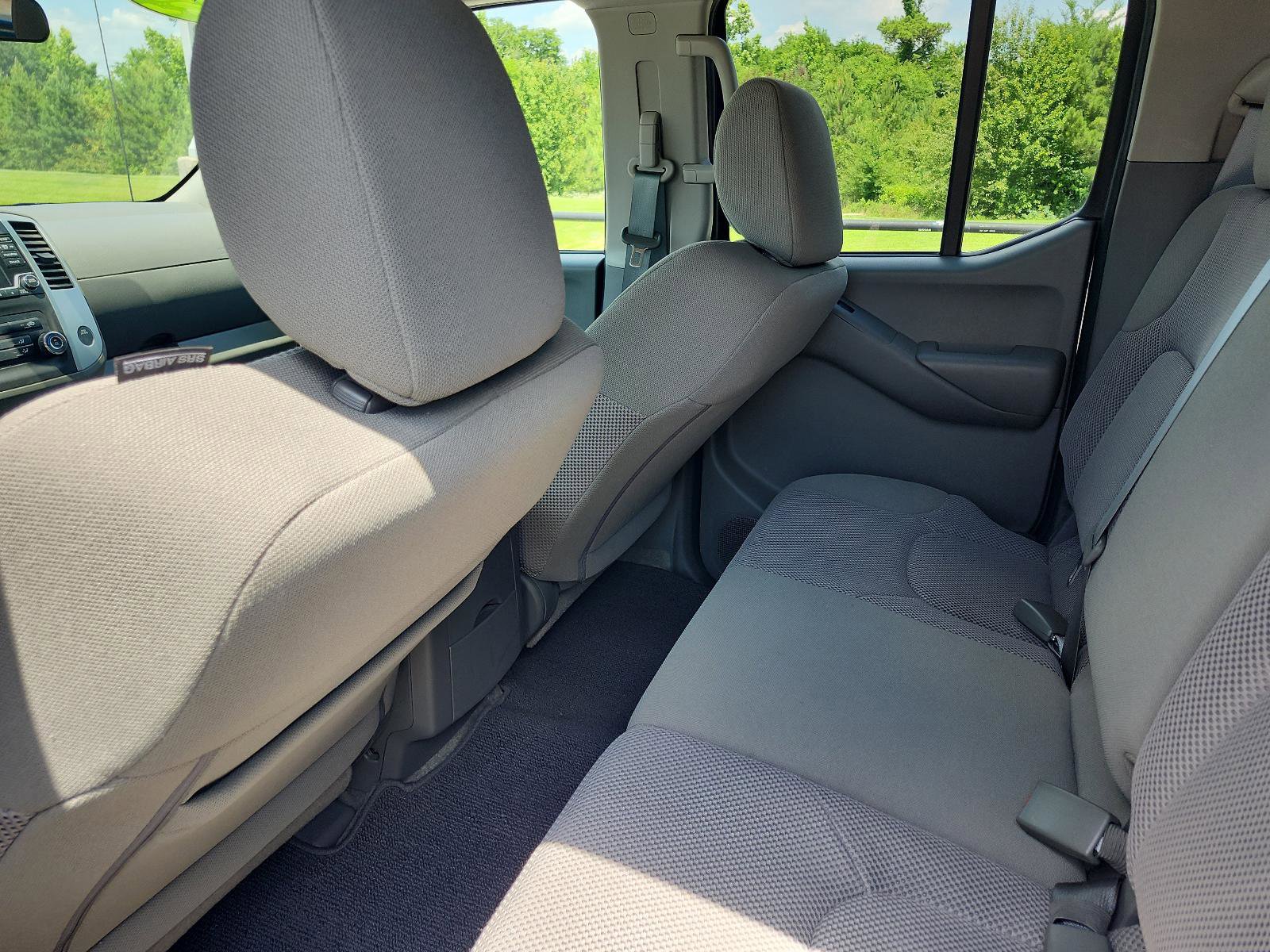 Used 2018 Nissan Frontier SV AWD/4WD image 11