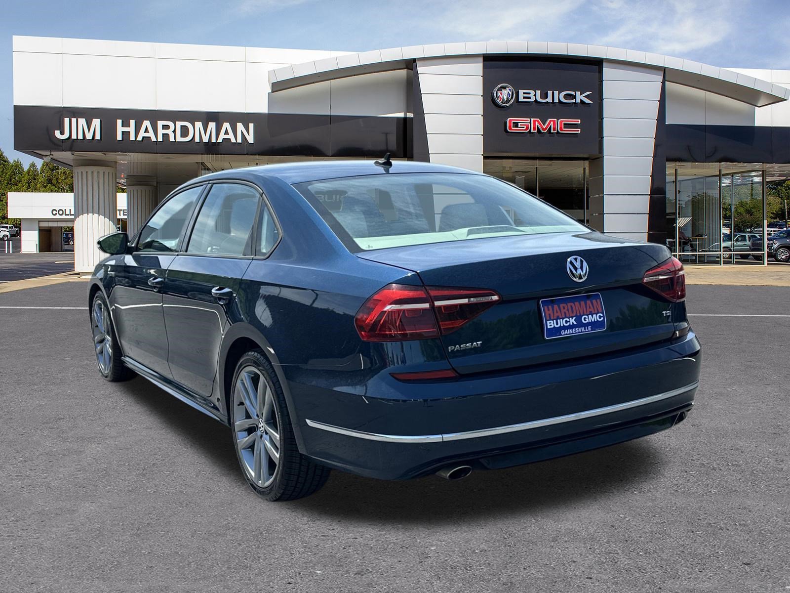 Used 2018 Volkswagen Passat 2.0T R-Line FWD image 5