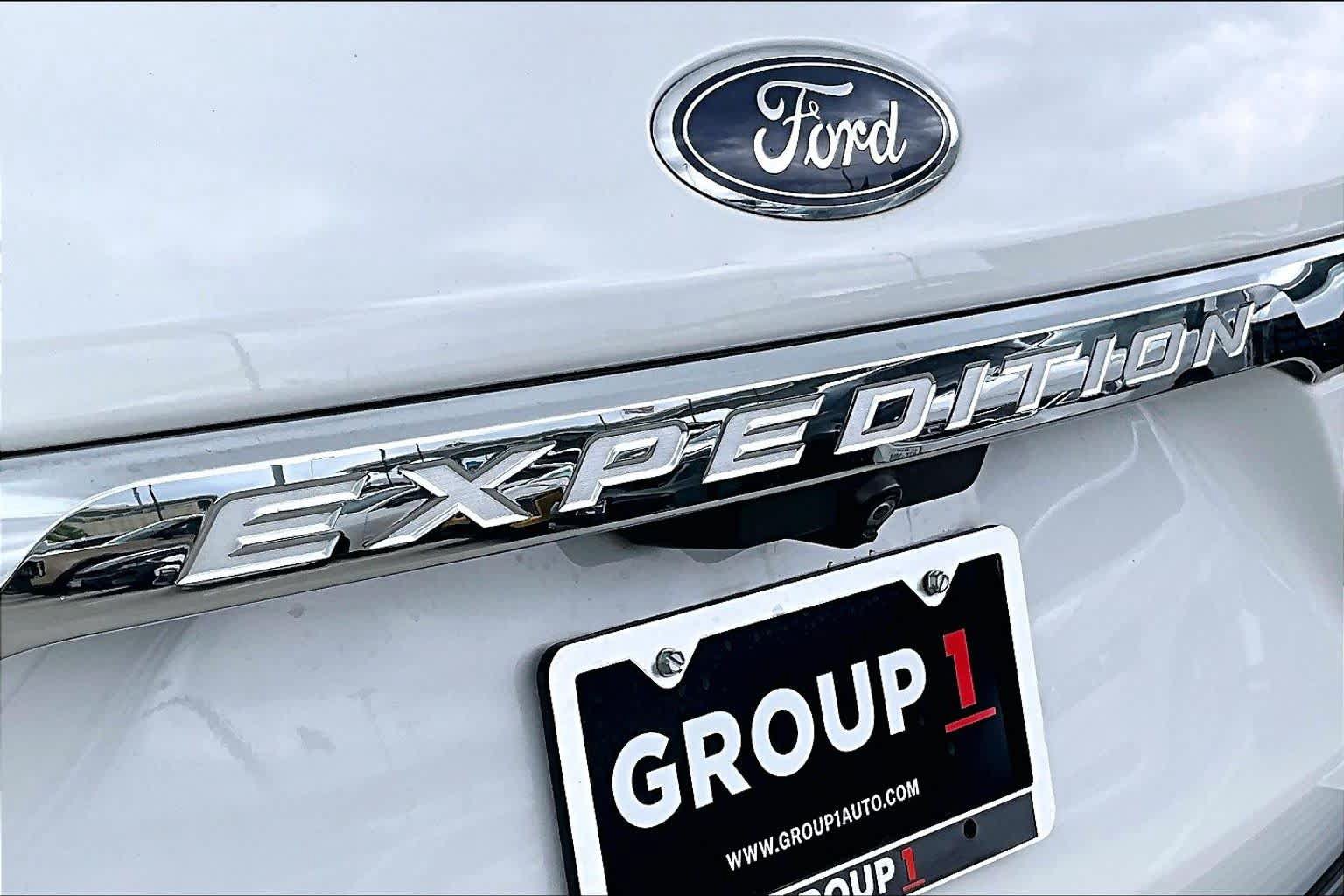 Used 2019 Ford Expedition XLT w/ Equipment Group 202A AWD/4WD image 30