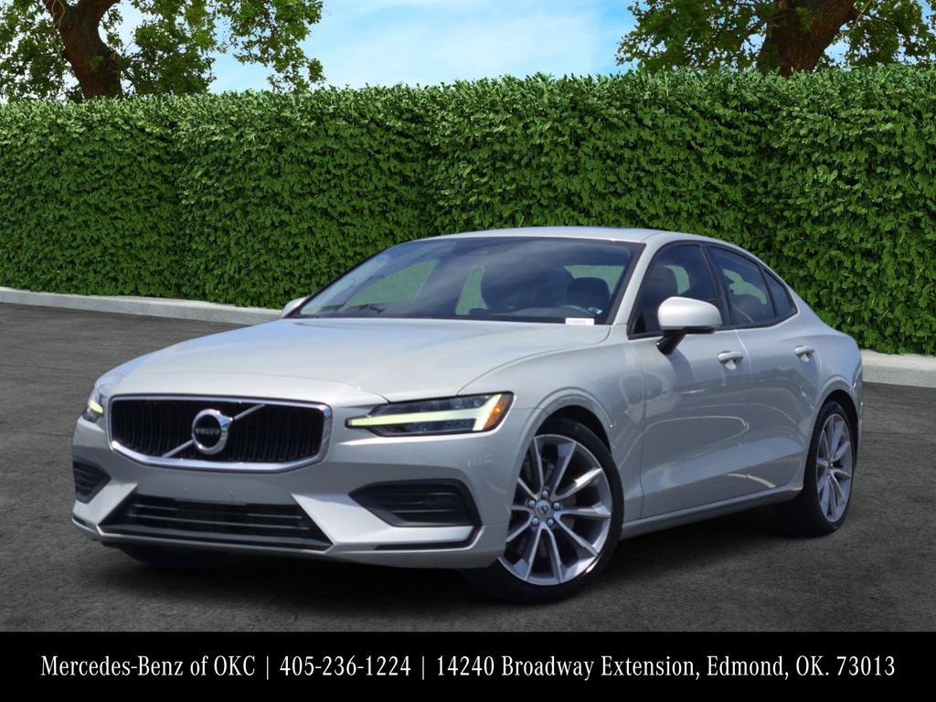 Used 2020 Volvo S60 T6 Momentum AWD/4WD image 1