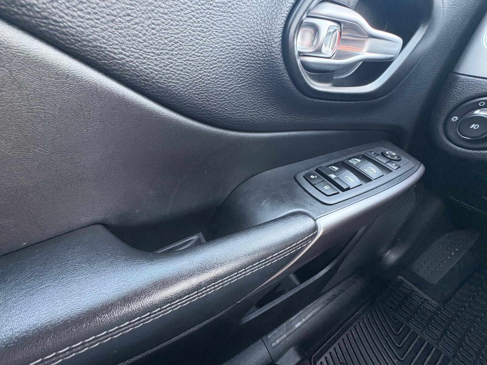 Used 2022 Jeep Cherokee Latitude Lux AWD/4WD image 13