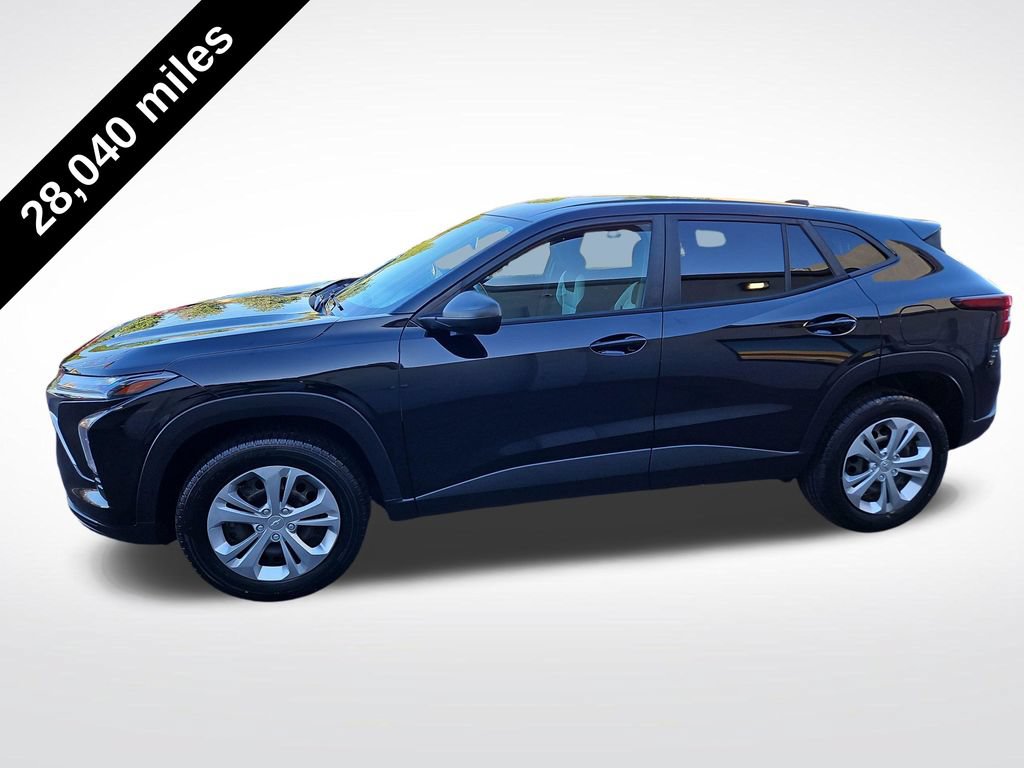 Used 2024 Chevrolet Trax LS FWD image 3