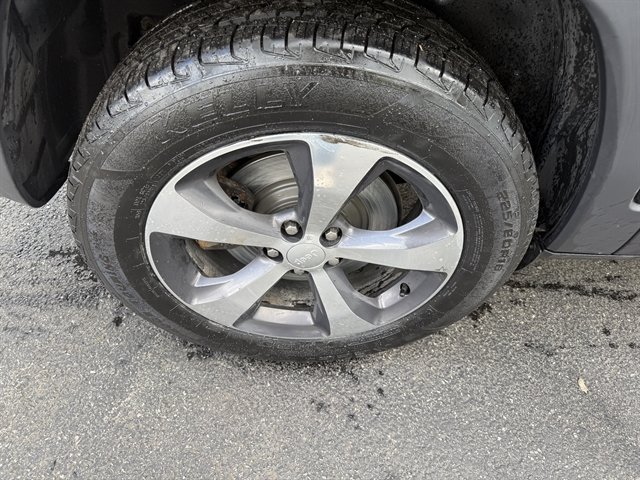 Used 2019 Jeep Cherokee Limited AWD/4WD image 33