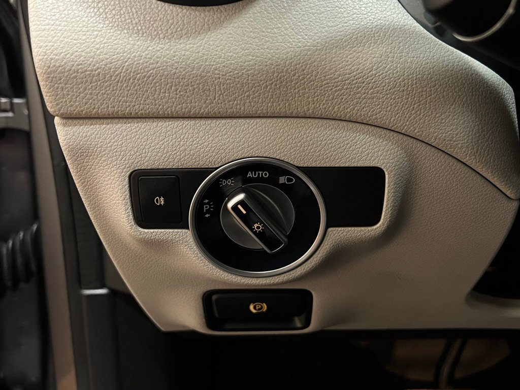 Used 2017 Mercedes-Benz CLA 250 image 25