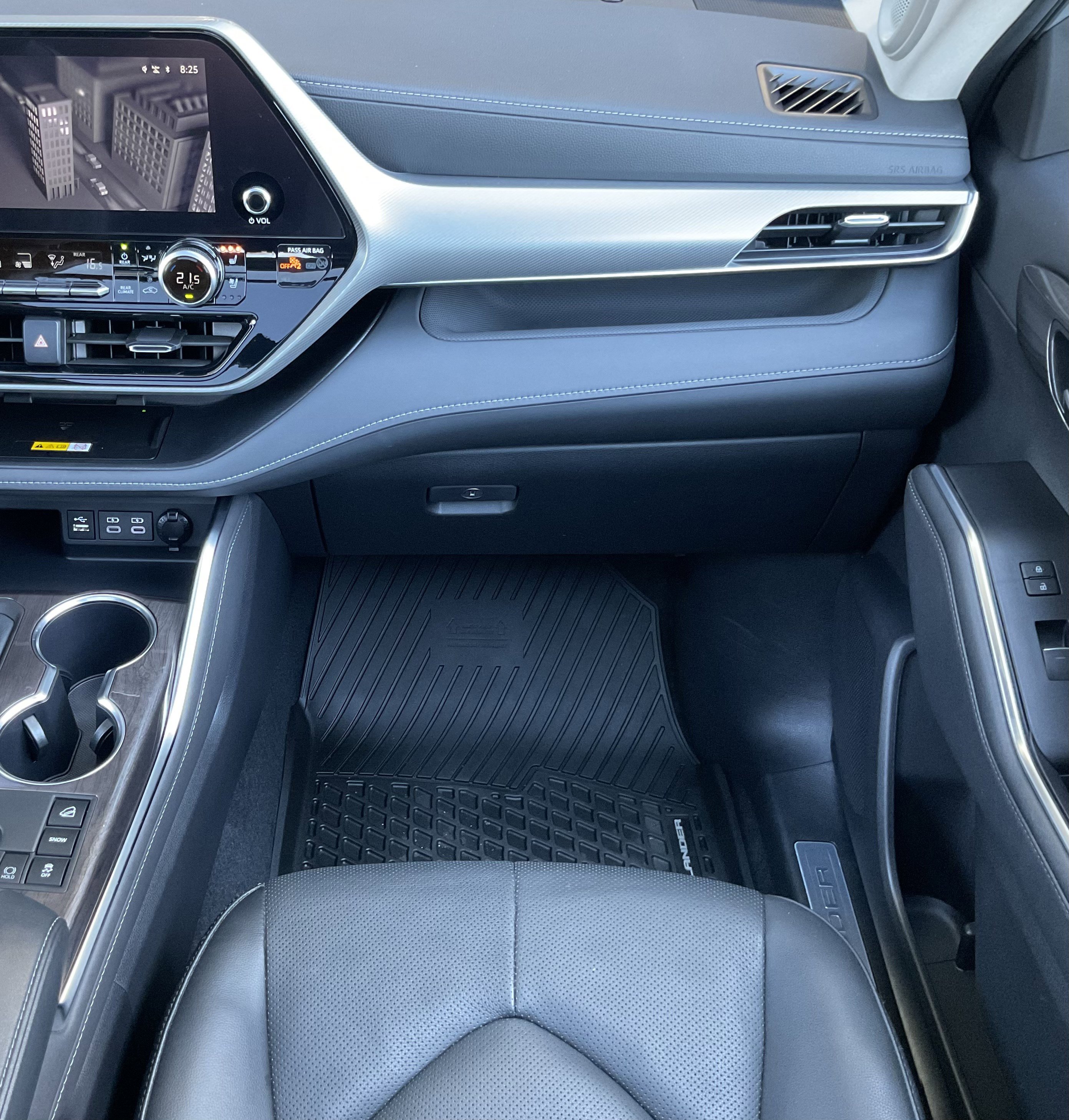 Used 2024 Toyota Highlander Platinum image 28