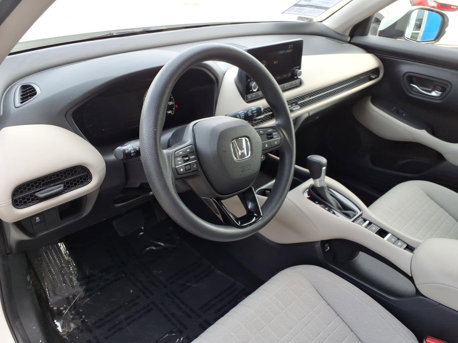 Used 2023 Honda HR-V LX image 15
