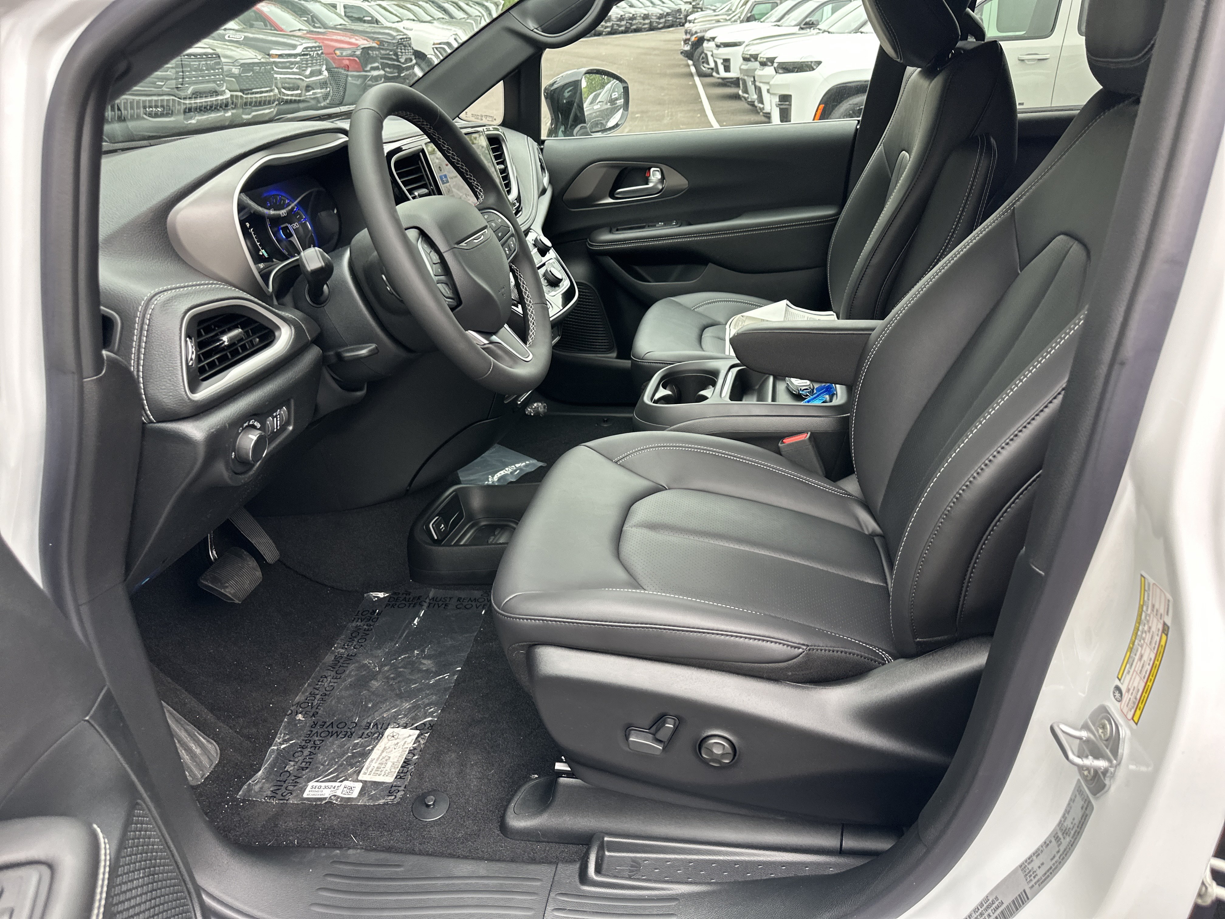 New 2027 Chrysler Pacifica Select FWD image 24