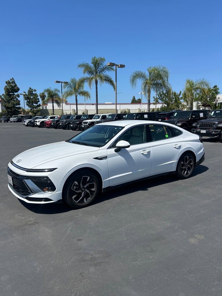 Used 2025 Hyundai Sonata SEL image 1