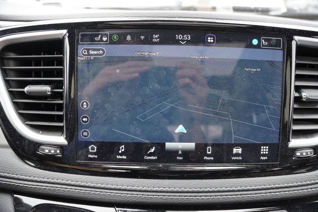 Used 2023 Chrysler Pacifica Limited w/ Uconnect Theater Family Group AWD/4WD image 7