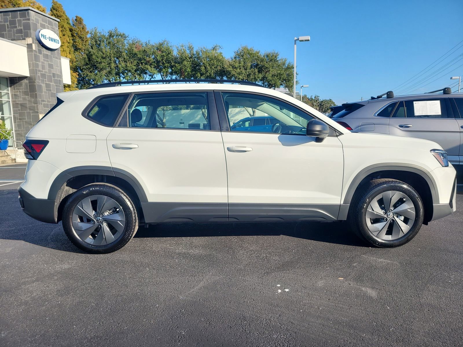 Used 2025 Volkswagen Taos S FWD image 5