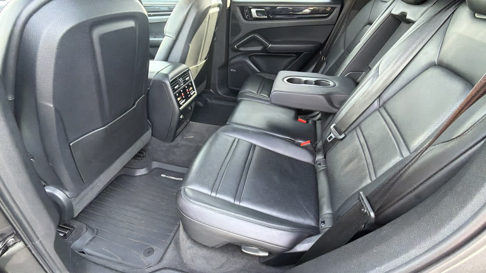 Used 2019 Porsche Cayenne AWD/4WD image 24