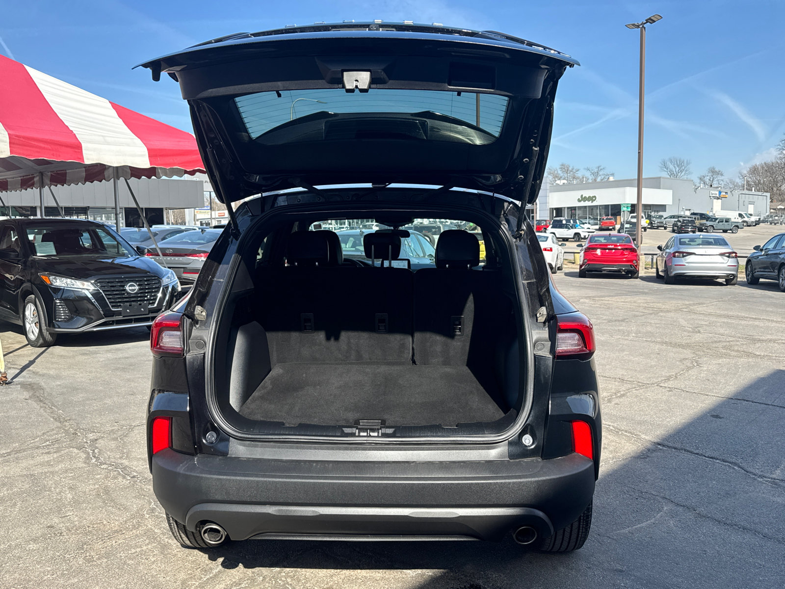 Used 2025 Ford Escape ST-Line AWD/4WD image 17