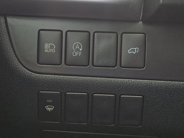 Certified 2019 Toyota Highlander SE w/ Nightshade Edition AWD/4WD image 24