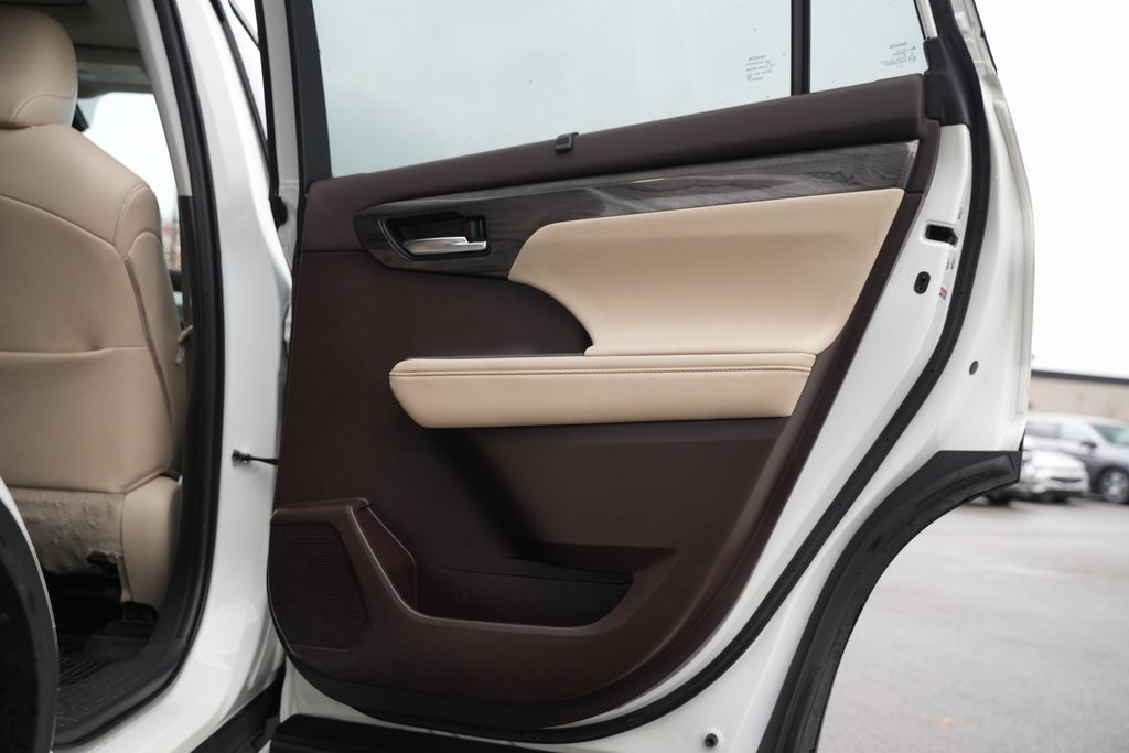 Used 2021 Toyota Highlander Platinum image 37