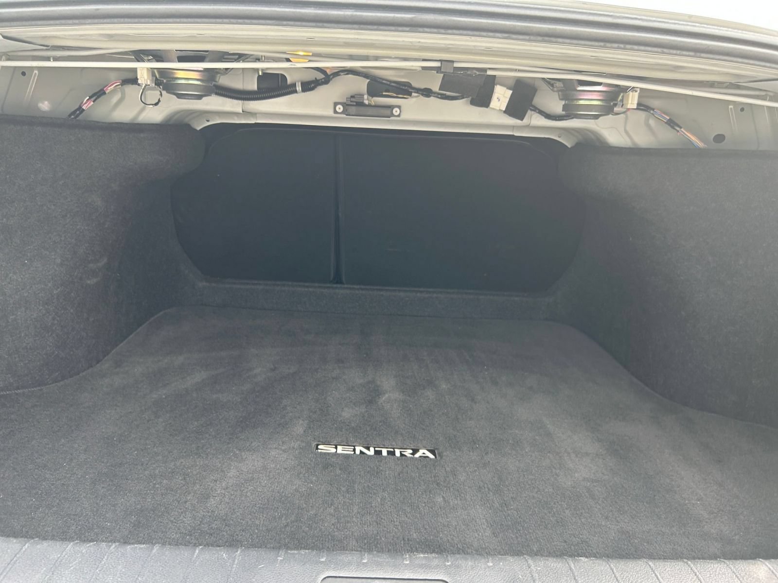 Used 2025 Nissan Sentra SV FWD image 25