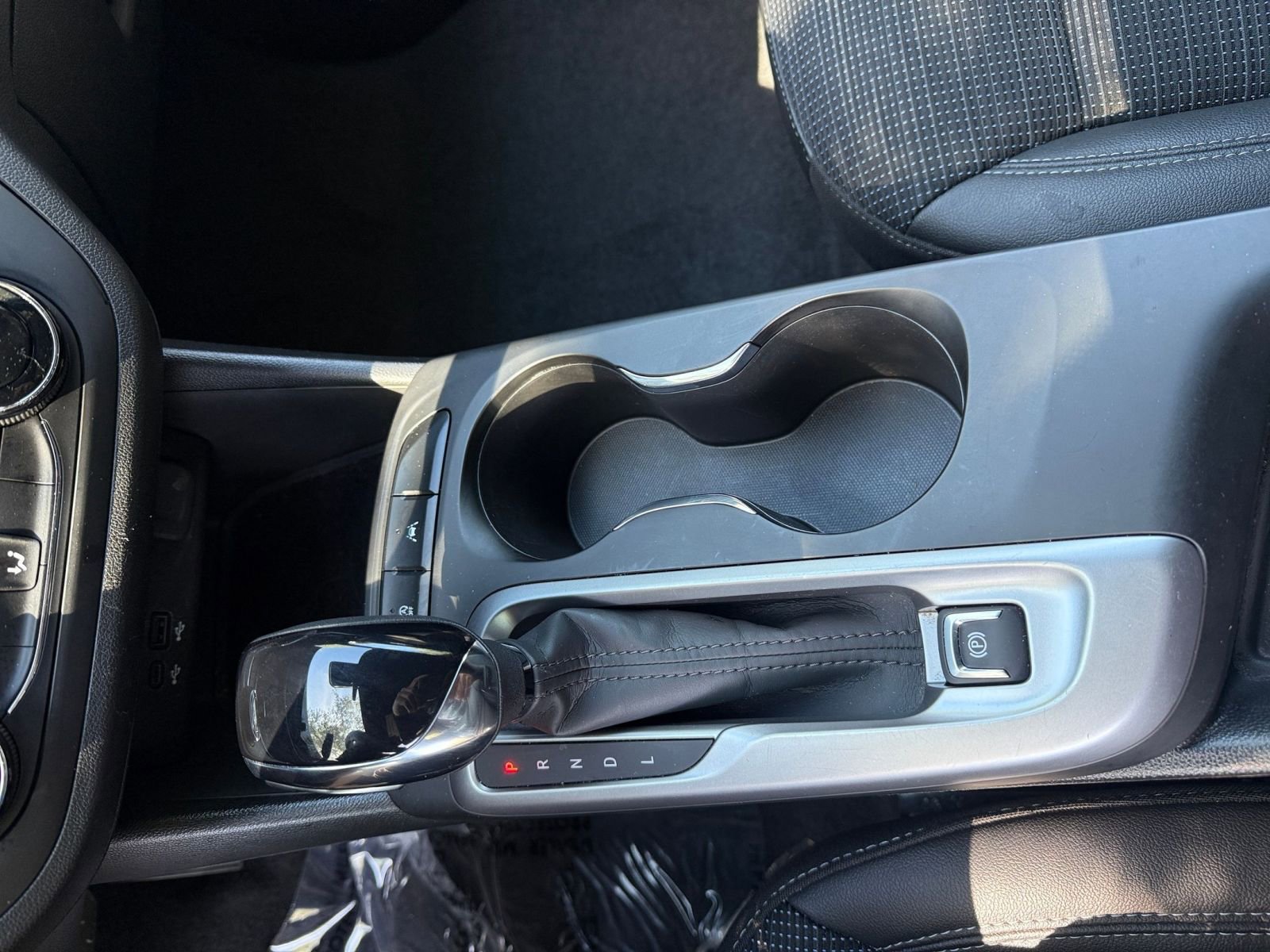 Used 2025 Buick Envista Preferred image 38