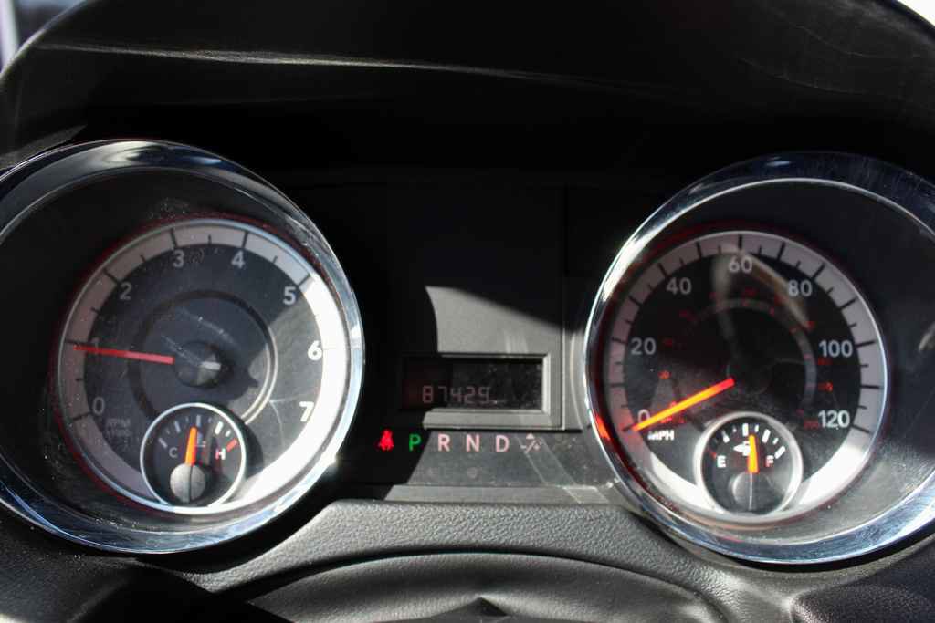 Used 2015 Dodge Grand Caravan SE image 13