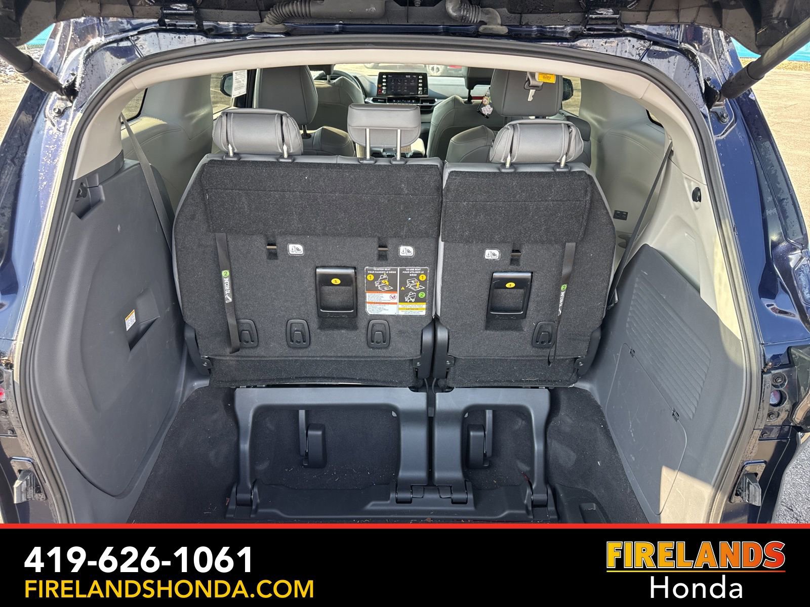 Used 2024 Toyota Sienna XLE image 29