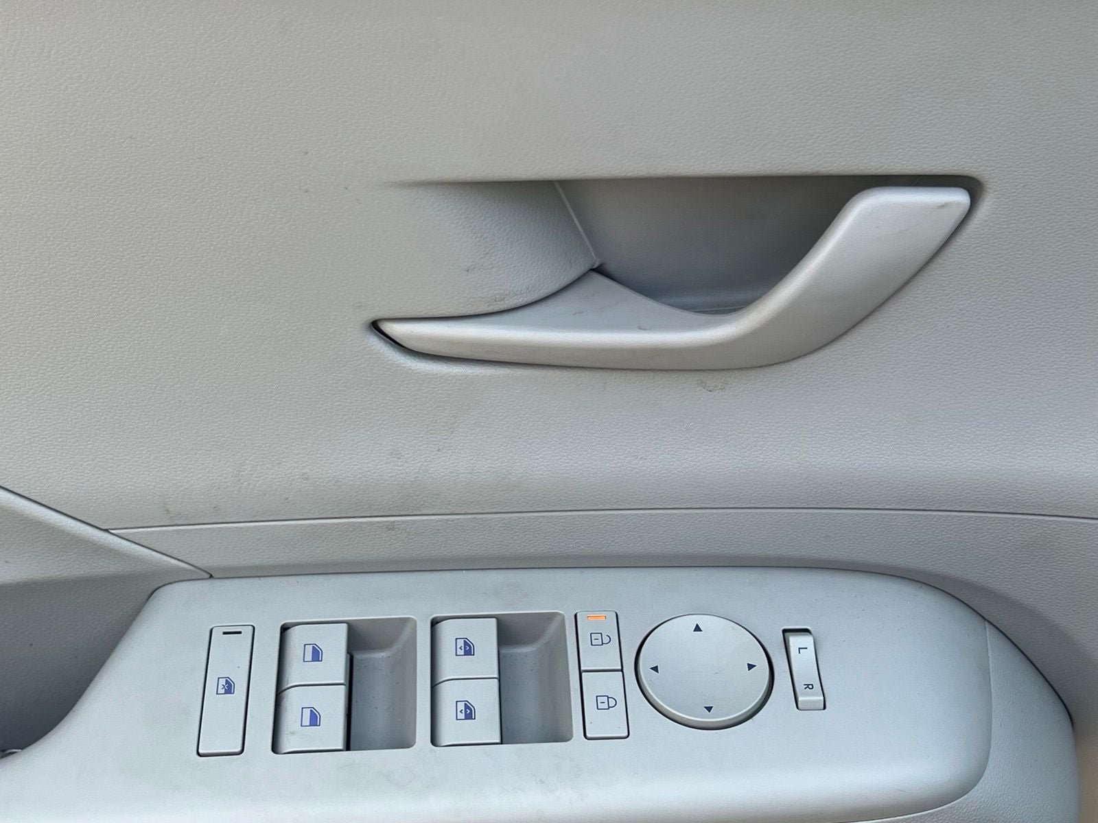 Used 2026 Hyundai Kona SEL Sport FWD image 23