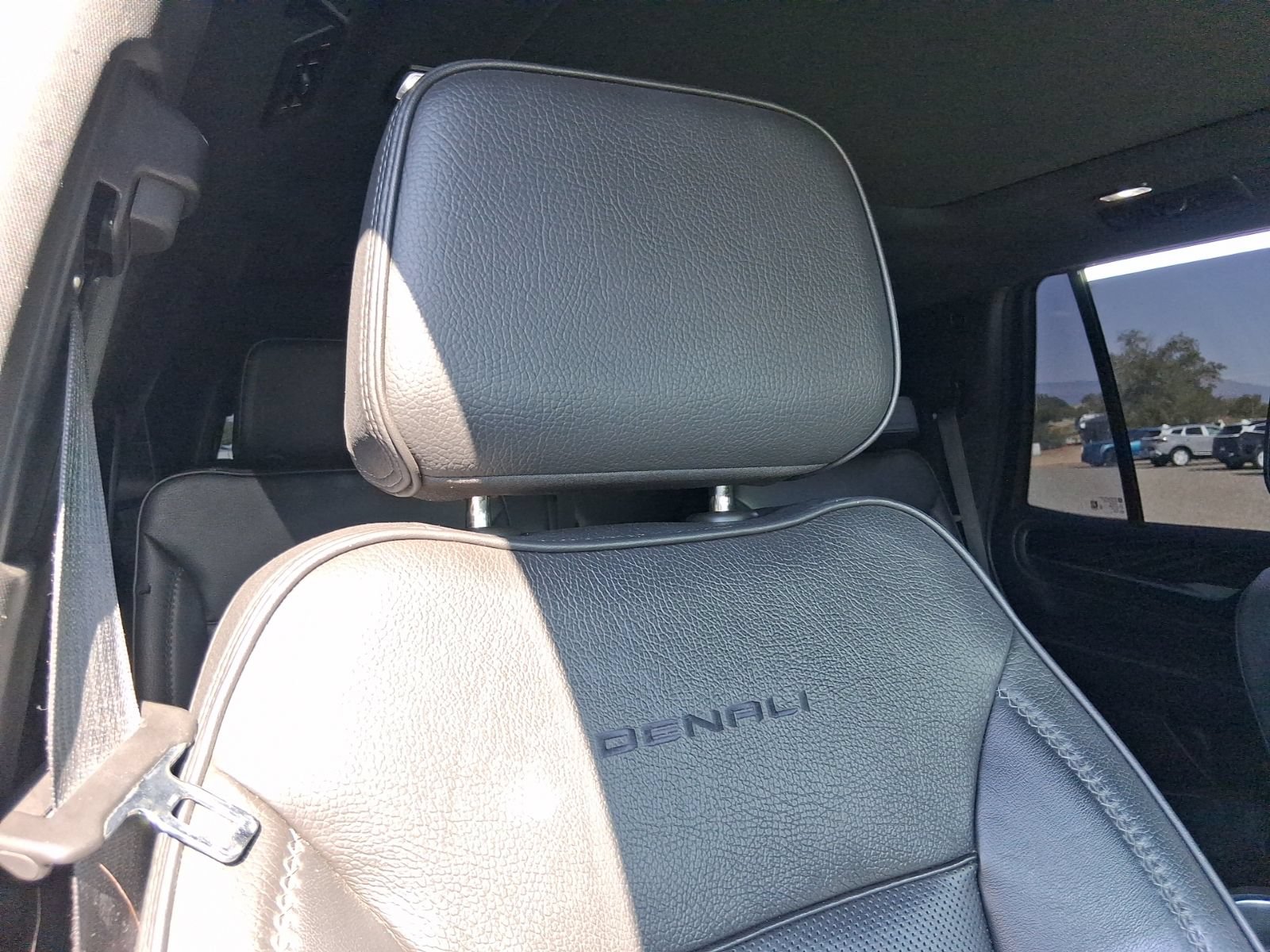 Used 2021 GMC Yukon Denali AWD/4WD image 18
