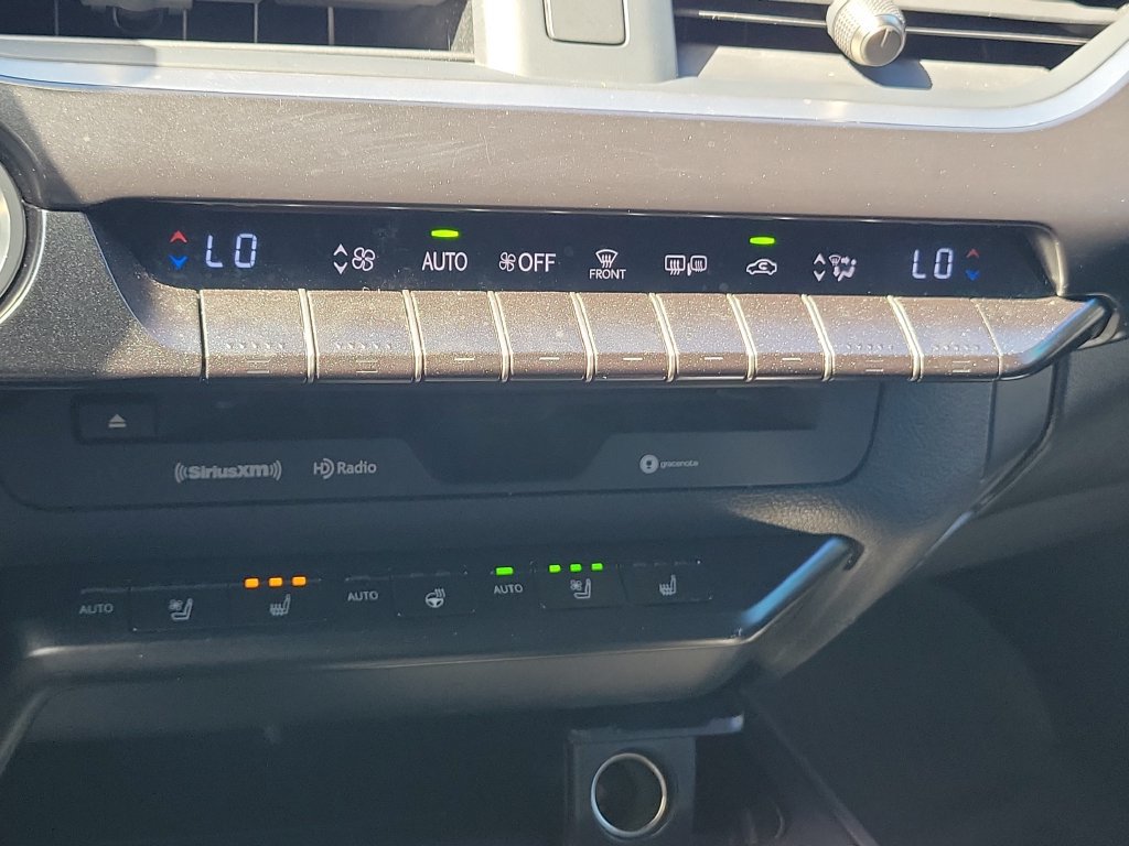 Used 2022 Lexus UX 200 w/ Premium Package FWD image 34