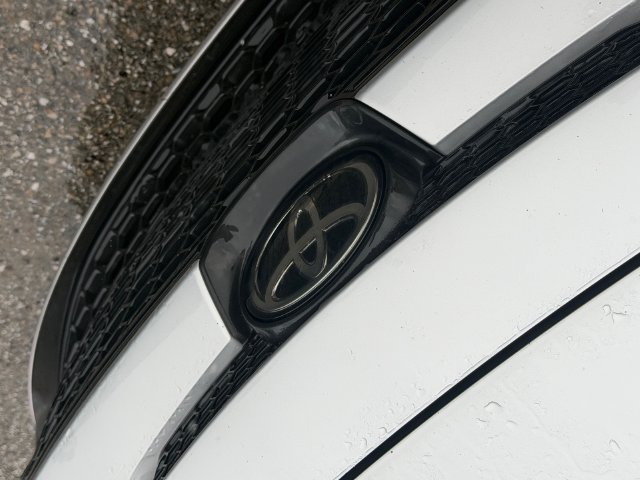 Used 2021 Toyota Corolla LE FWD image 15