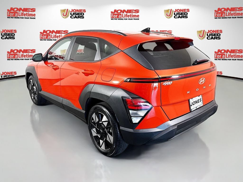 Used 2024 Hyundai Kona SEL w/ Convenience Package FWD image 2