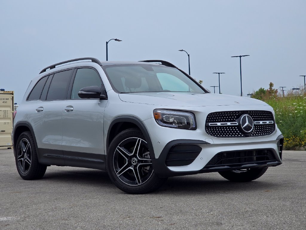 Used 2023 Mercedes-Benz GLB 250 4MATIC image 2