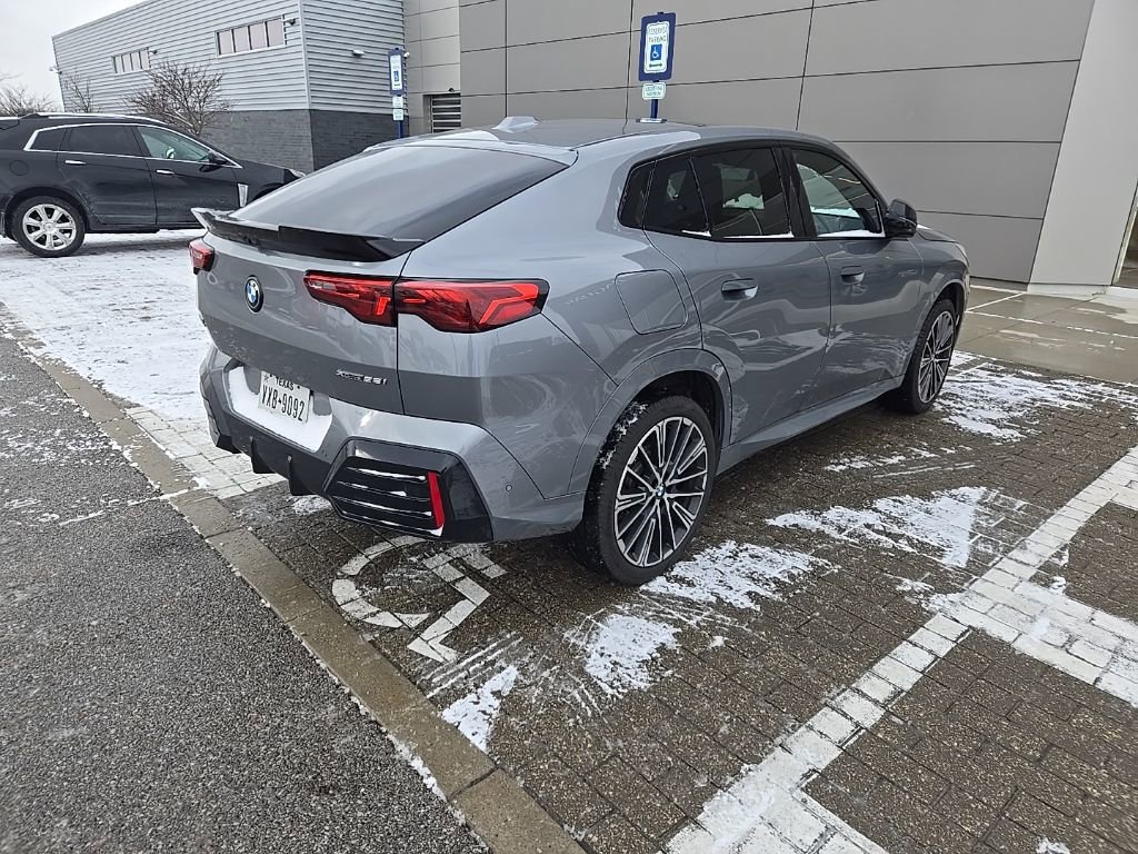 Used 2025 BMW X2 xDrive28i w/ Premium Package image 5