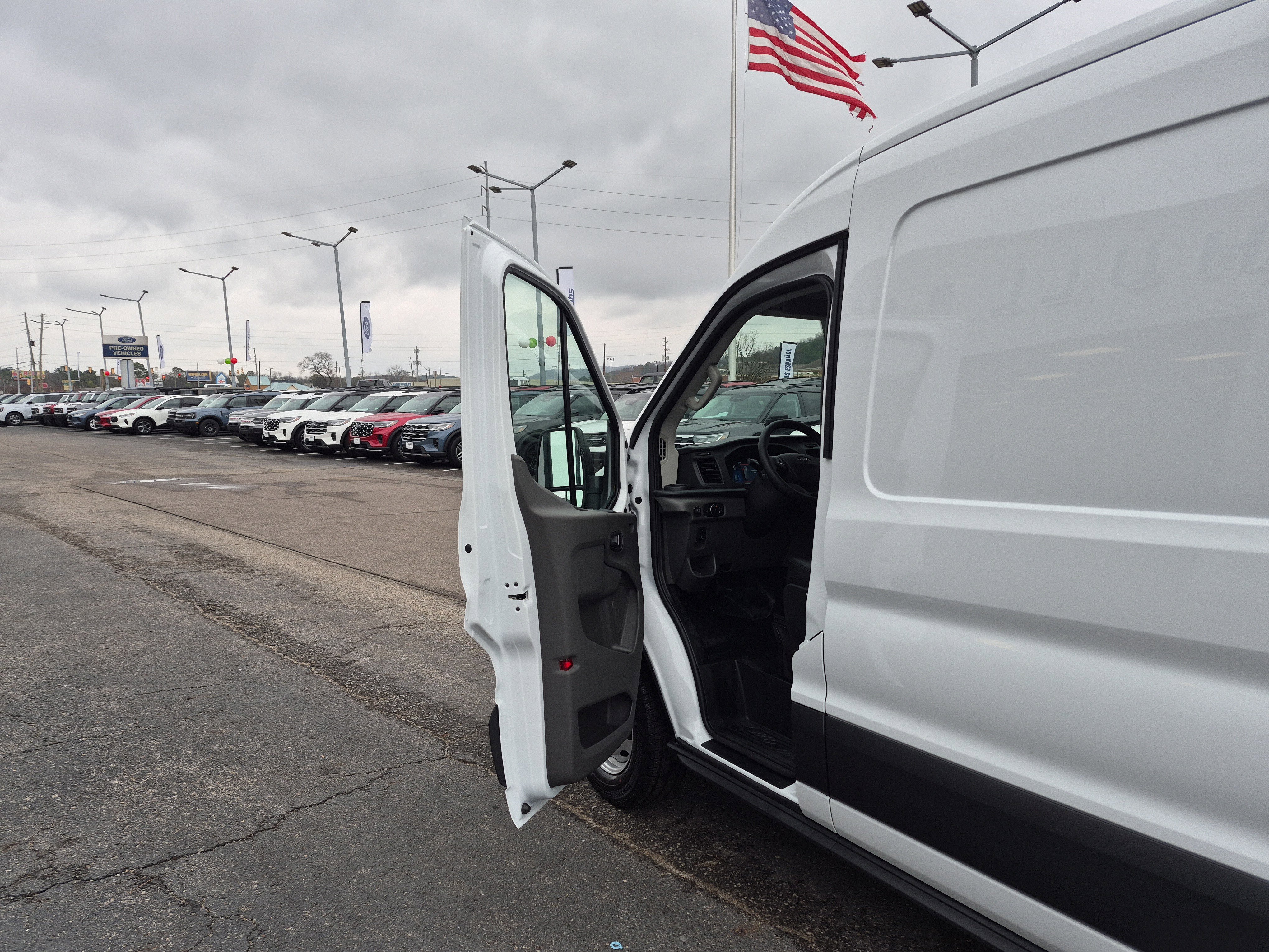 New 2026 Ford Transit 250 148 Medium Roof w/ Load Area Protection Package image 15