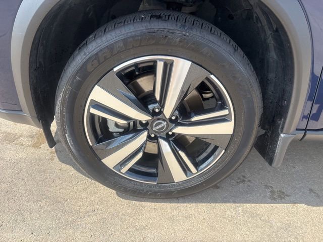 Used 2025 Nissan Rogue SL w/ Tech Package AWD/4WD image 11