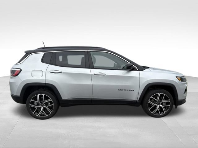 Used 2025 Jeep Compass Limited AWD/4WD image 20