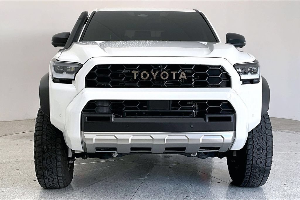 Used 2025 Toyota 4Runner Trailhunter AWD/4WD image 3