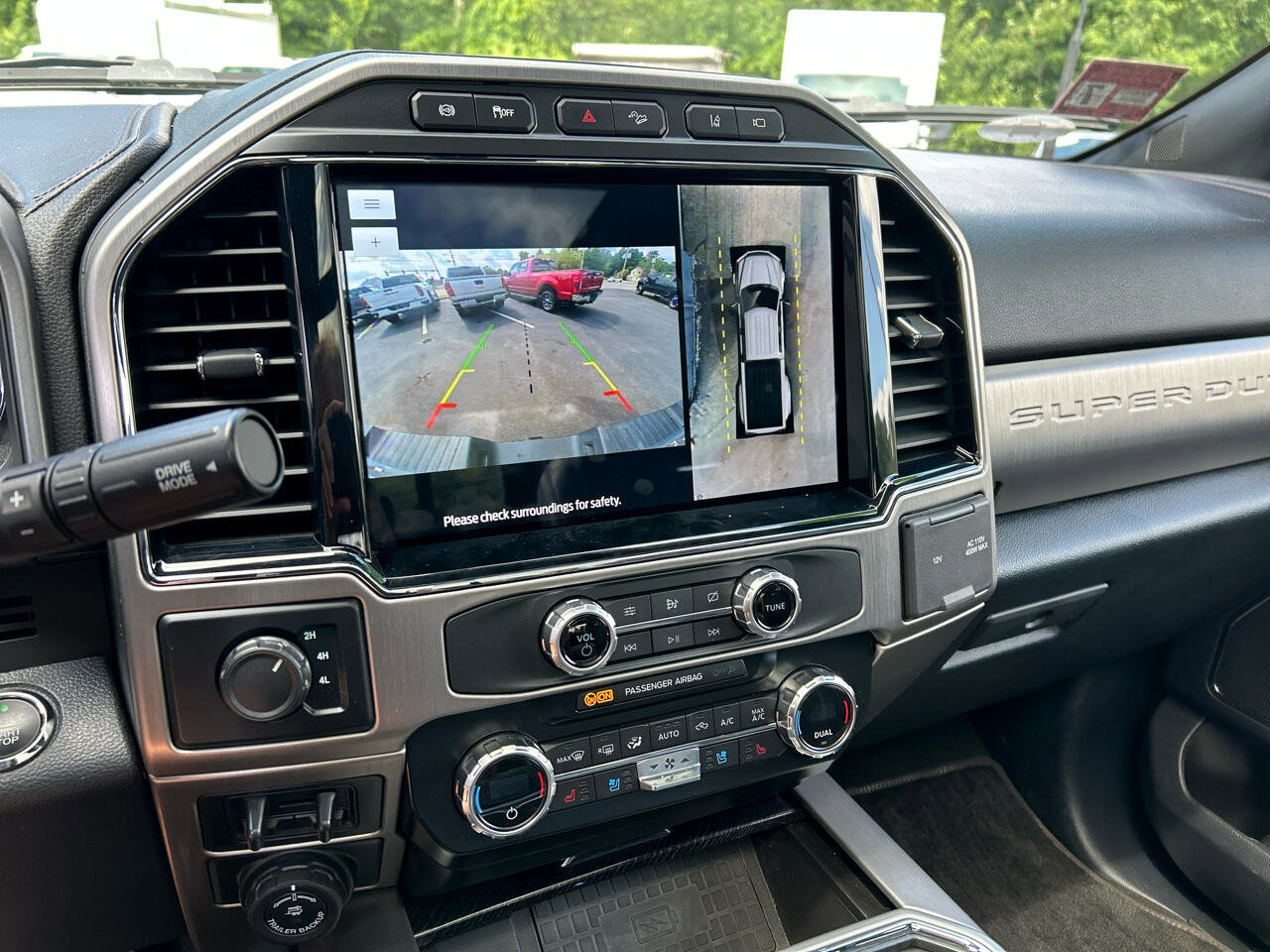 Used 2022 Ford F450 Platinum w/ FX4 Off-Road Package image 15