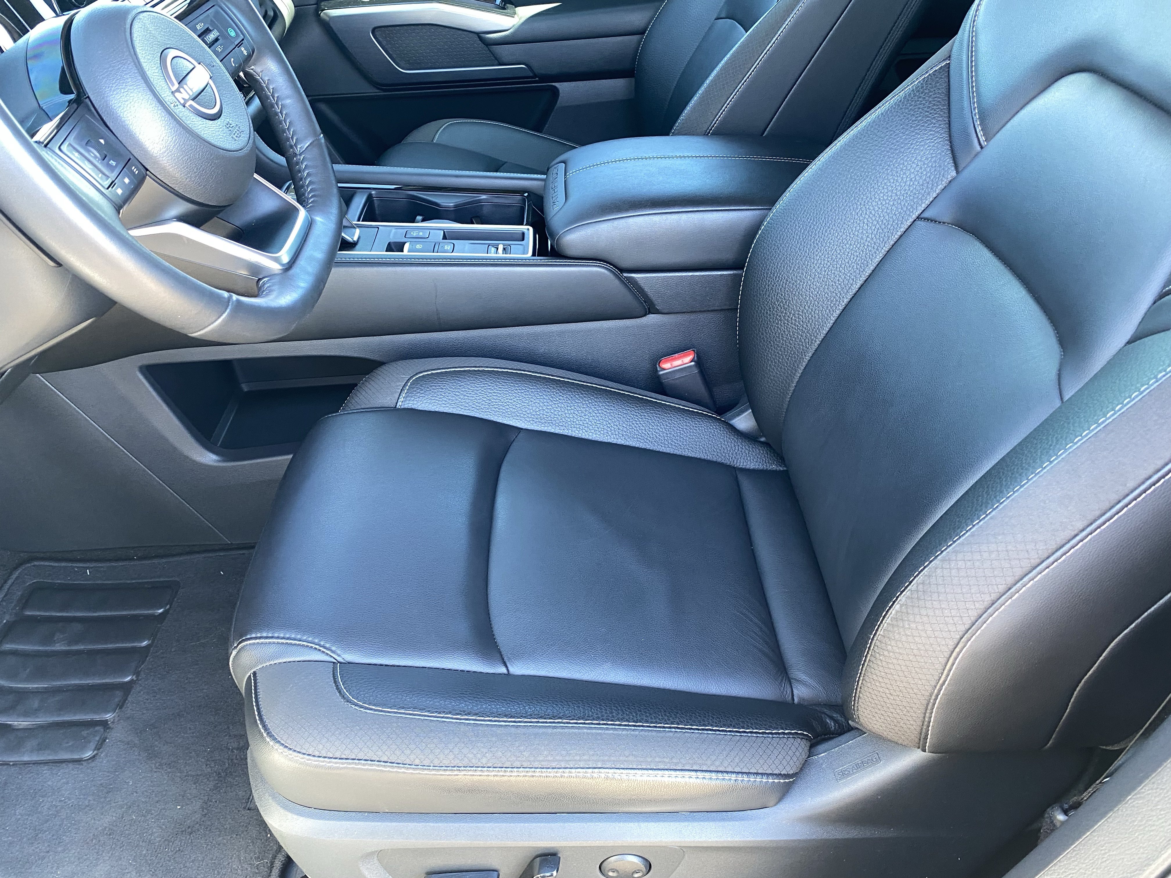 Used 2024 Nissan Pathfinder SL w/ SL Premium Package FWD image 20