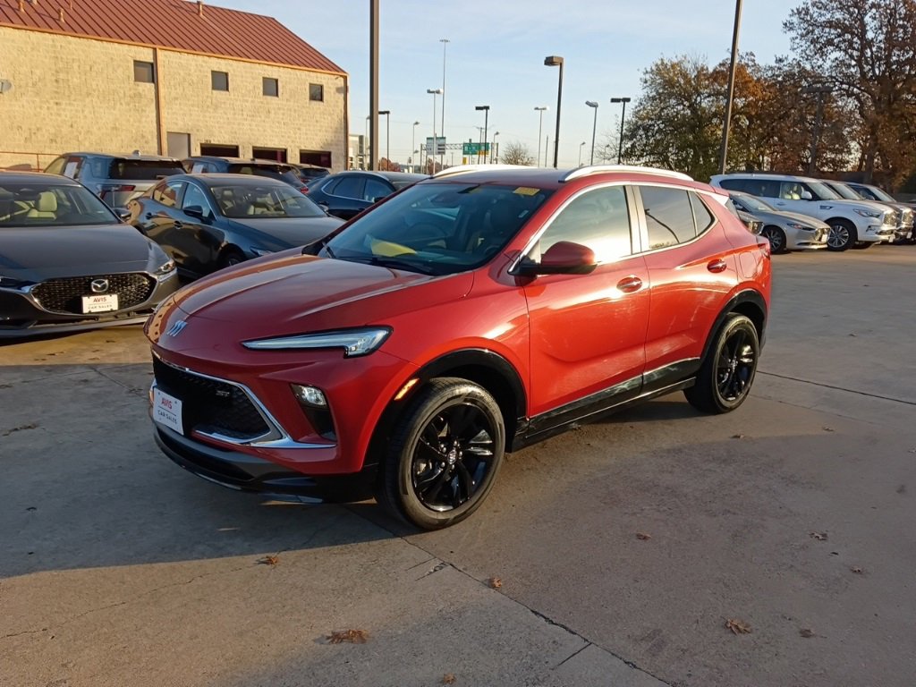 Used 2024 Buick Encore GX Sport Touring image 1