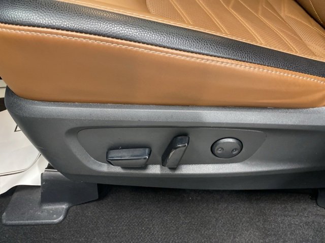 Used 2024 Nissan Pathfinder Platinum image 29