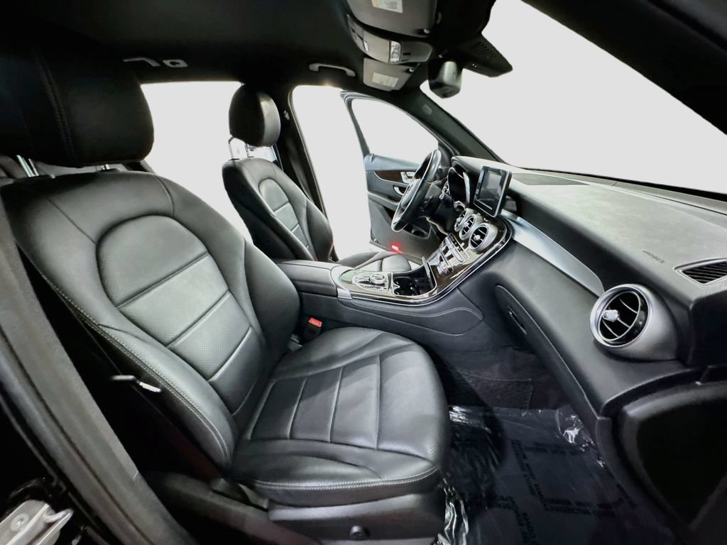 Used 2019 Mercedes-Benz GLC 350e 4MATIC image 34